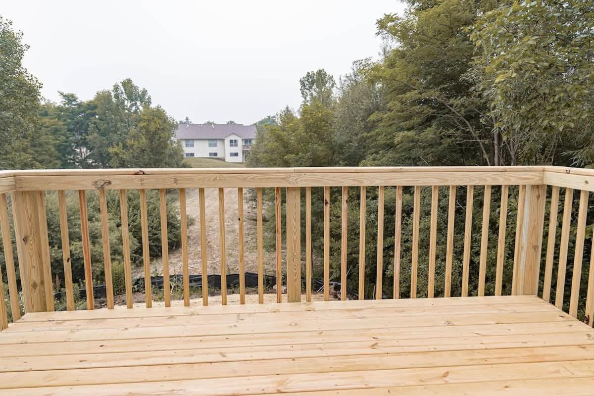 Vila Brand New 2 Bed With Office Loves Park Exteriér fotografie